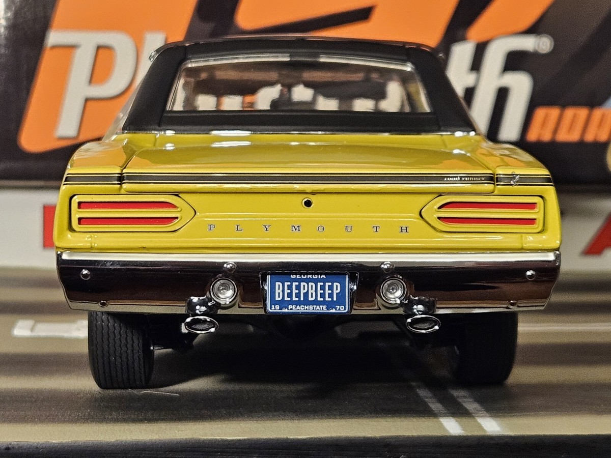 GMP ACME 1:18 1970 PLYMOUTH ROAD RUNNER CONVERTIBLE- YELLOW GMP ACME 1:18 1970 PLYMOUTH ROAD RUNNER CONVERTIBLE- YELLOW
