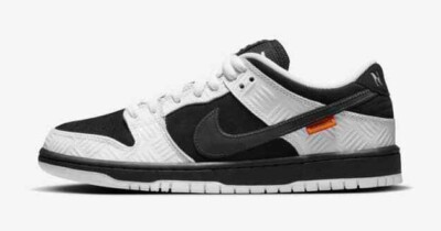 TIGHTBOOTH × Nike SB Dunk Low Pro QS Black and White FD2629-100