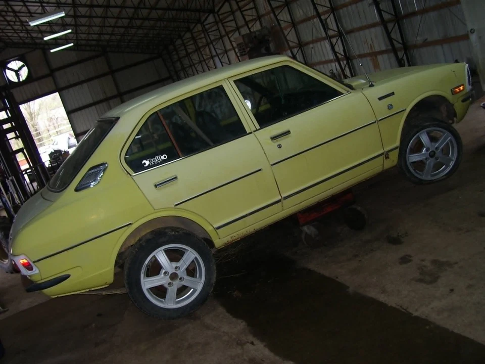 Toyota Corolla 1600 TE21 1974 2T-C Deluxe tambor de freno trasero fabricante de equipos originales Foto 4 de 4