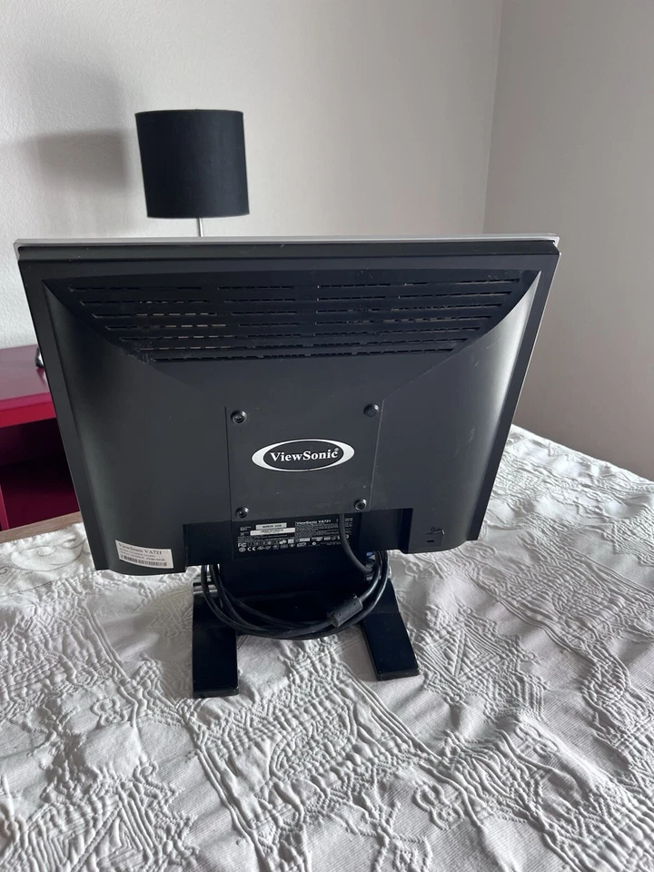 ViewSonic VA721 LCD Desktop PC Computer Monitor Sz 17” - Image 4 of 4