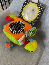 Infantino Big Top Discovery Cube Development Toy Plush Mirror Rattle Crinkle Tag