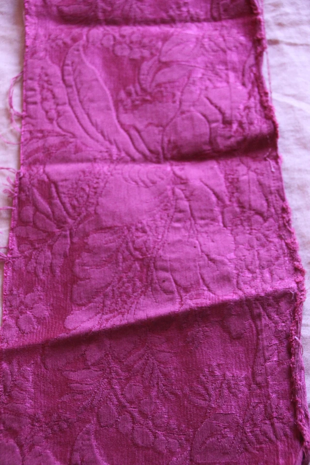 Bande de soie rose pour napperon - Photo 4/4