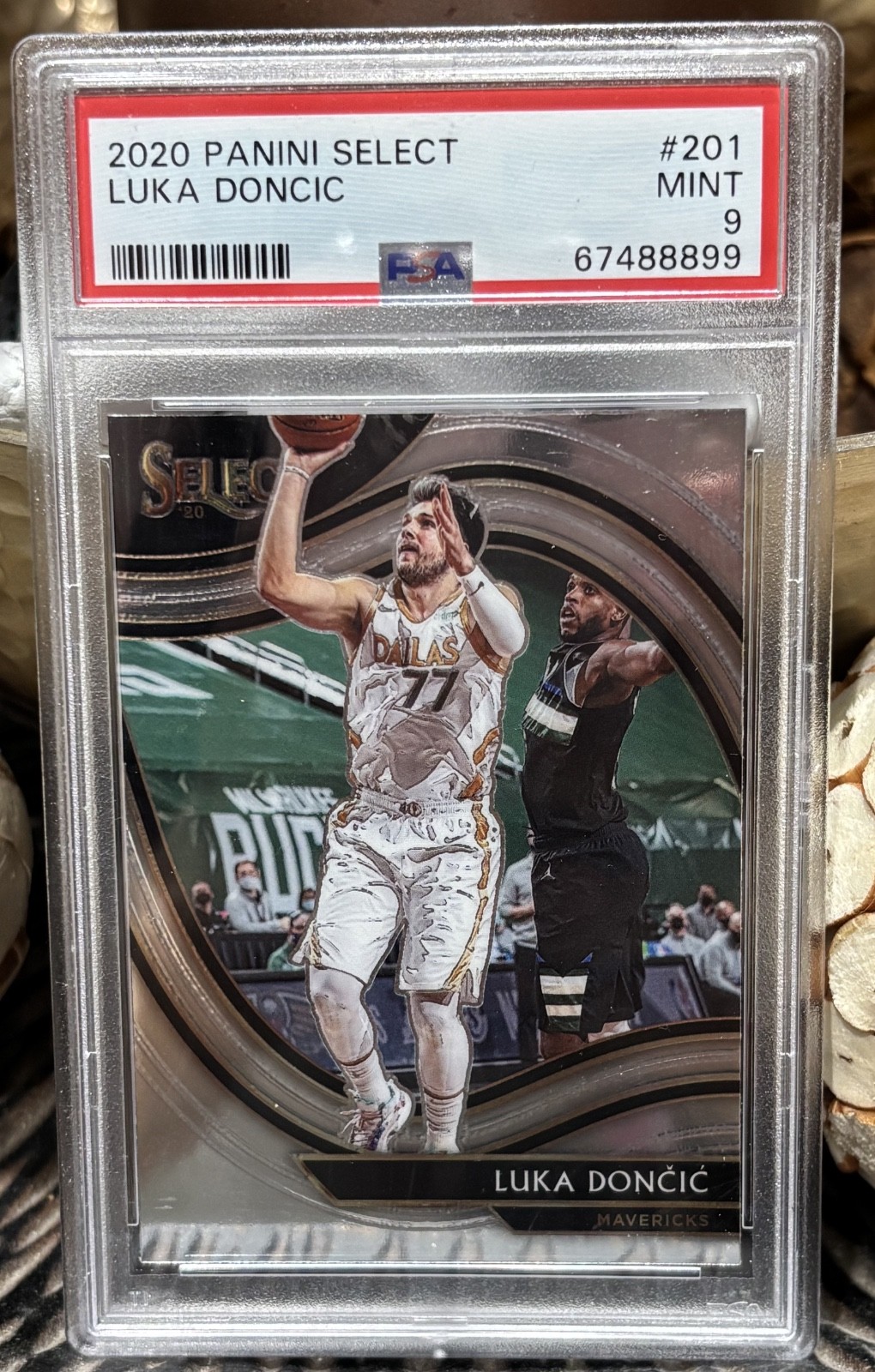 2020-21 Panini Select - Courtside Luka Doncic #201