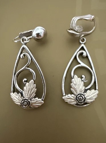 VTG Stering Wheeler WM Co Black Hills Design Rose Leaves Clip On Earrings