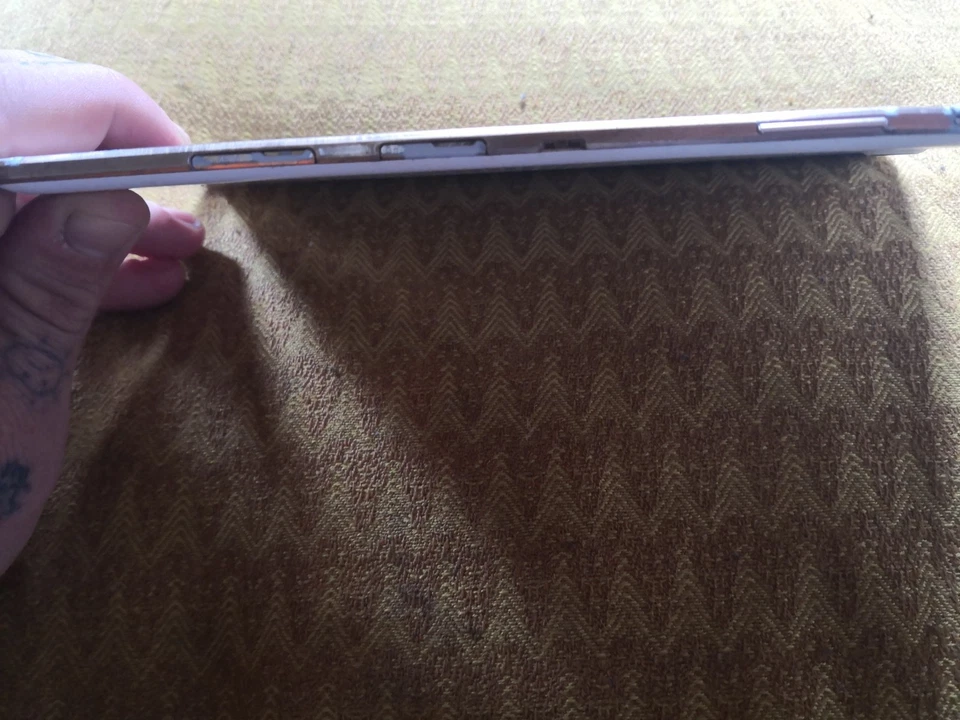 Samsung Galaxy Tab S SM-T705 8.4" 4GLTE 16GB White UNLOCKED tablet READ BELOW - Image 2 of 4