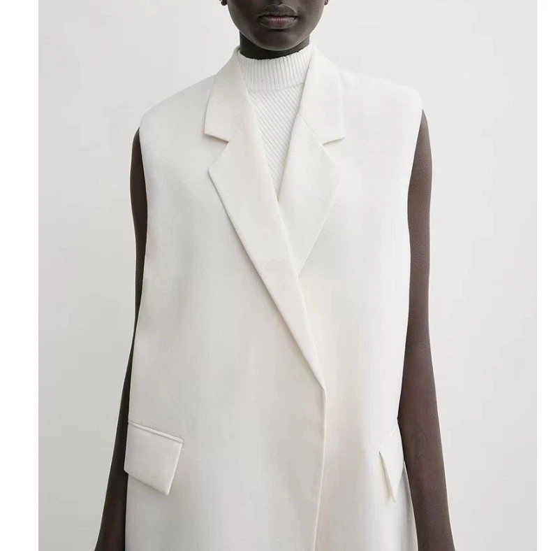 OFF WHITE Cappotto gilet smanicato donna tubino dritto appeso Toteme