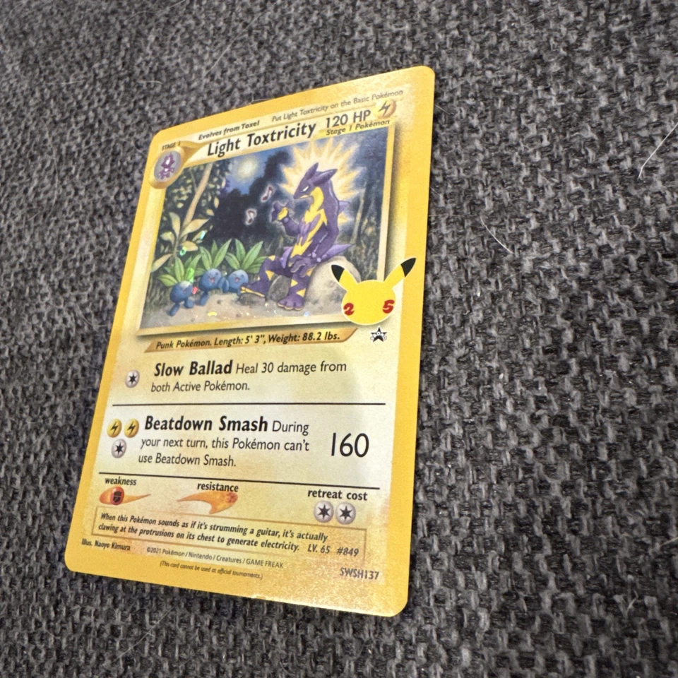 Light Toxtricity SWSH137 SWSH: Sword & Shield Promo Cards Holo - Image 3 of 4