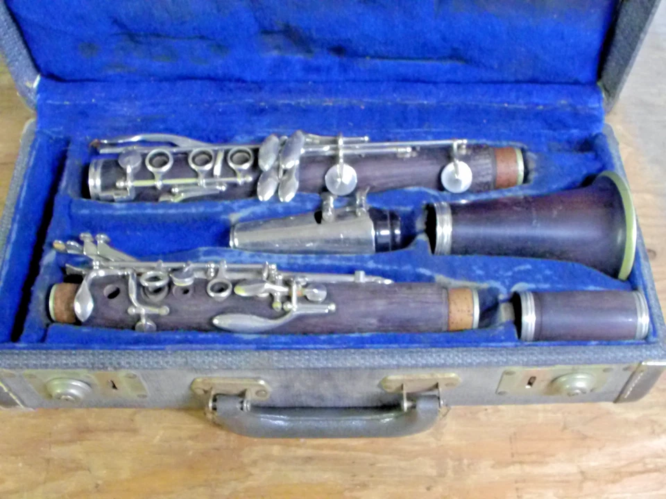 Vintage Boosey Hawkes "The Edgware" Wood Clarinet In Original Case USED UNTESTED - Image 4 of 4
