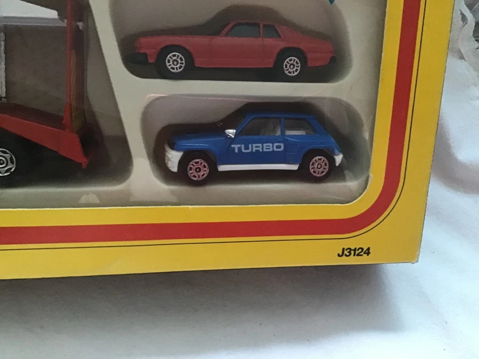JUEGO DE REGALO CORGI JUNIORS J3124 TRANSPORTADOR 5 PIEZAS - VARIANTES DE COCHE RARAS - EN CAJA Foto 4 de 4