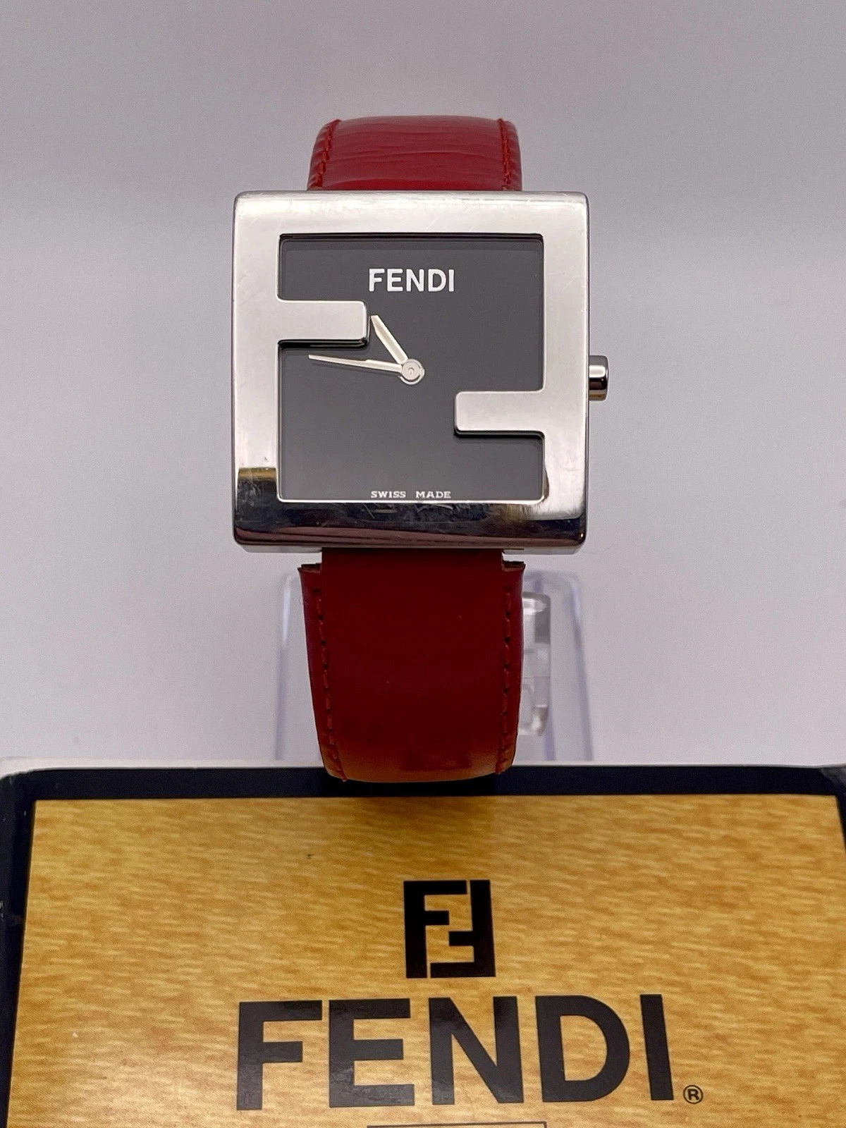 Orologio Fendi Swiss Donna WR 30M Cristallo Zaffiro 4000L Batteria Nuova