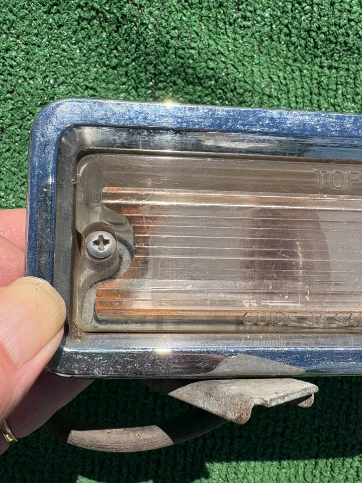 1963 Oldsmobile park light housing and lens 63 Olds Foto 2 de 4