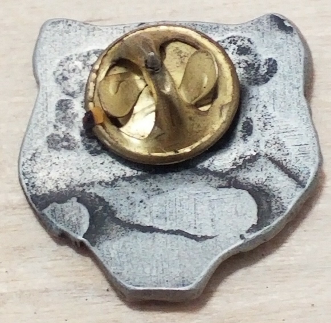 Vintage Growling Bear Metal Pinback - 7/8"x 7/8"