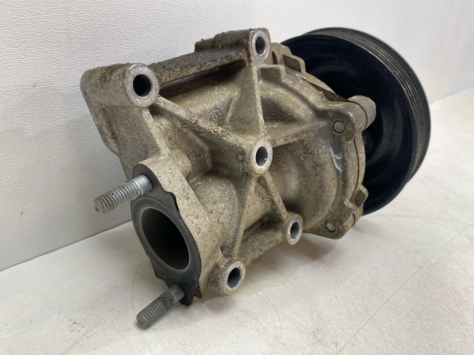 Se adapta a Chrysler 200 2015 2016 2017 sedán motor 2,4 L bomba de refrigerante de agua 5047389AC Foto 2 de 4