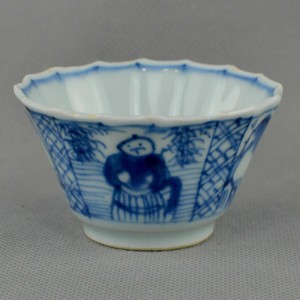 Chinese porcelain bowl with a blue and white decoration - Kangxi Period nr2