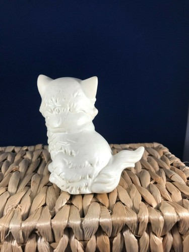 VINTAGE GOEBEL WHITE ANGORA CAT FIGURINE, # 3101908, WEST GERMANY - Picture 4 of 6