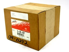 NEW DANA CORPORATION SPICER 5-28-627 FLANGE YOKE 528627