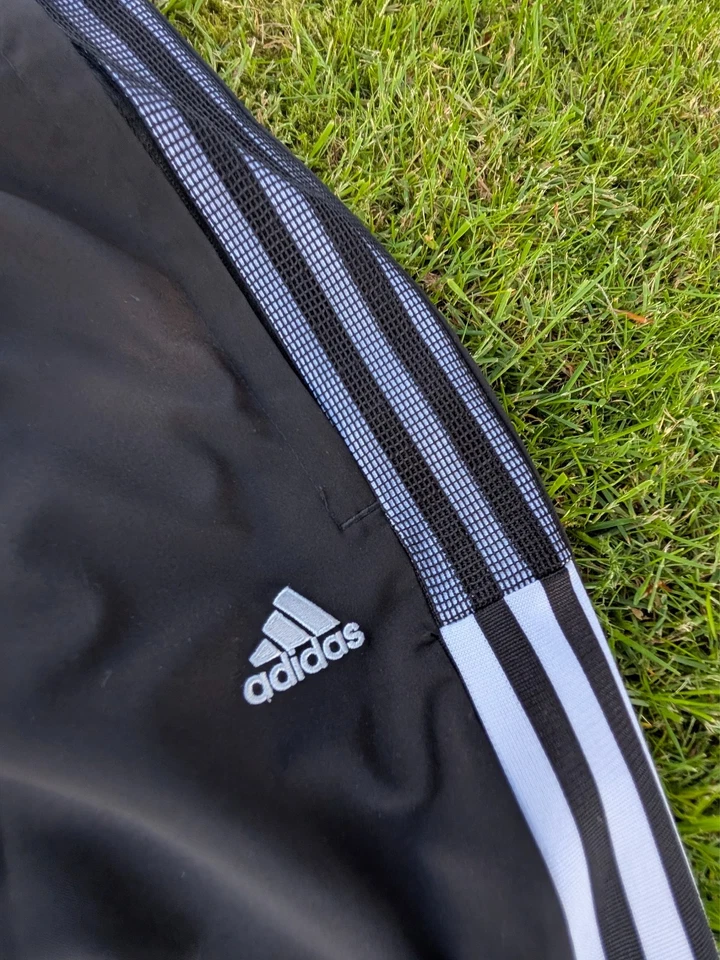 🔥 Juventus x Adidas Trackpants Trainingshose Schwarz Gr. M Neu - Bild 4 von 4
