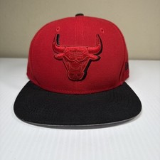 Chicago Bulls New Era 9FIFTY Red Black Snapback Hat Excellent Condition