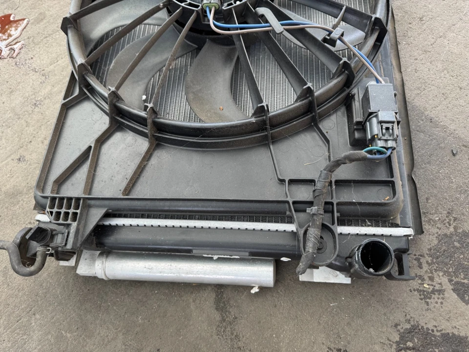 Ventilador radiador MONTAJE MOTOR condensador 2011-2014 Chrysler 300 Dodge Charger 3.6 Foto 2 de 4