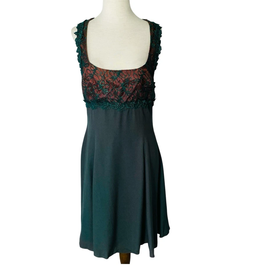 Vestido de Navidad Vintage Años 90 Esmeralda Borgoña Encaje Gótico Oscuro Romántico Mediano 6/8 Foto 3 de 4