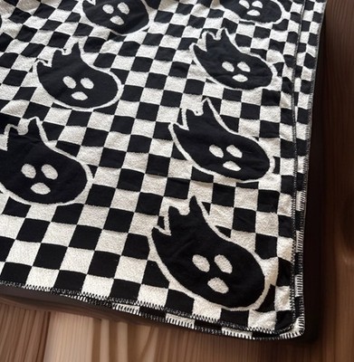Kobold & Ghul Karo Überwurf Decke schwarz weiß Geist Halloween Emo Tj Tk Maxx