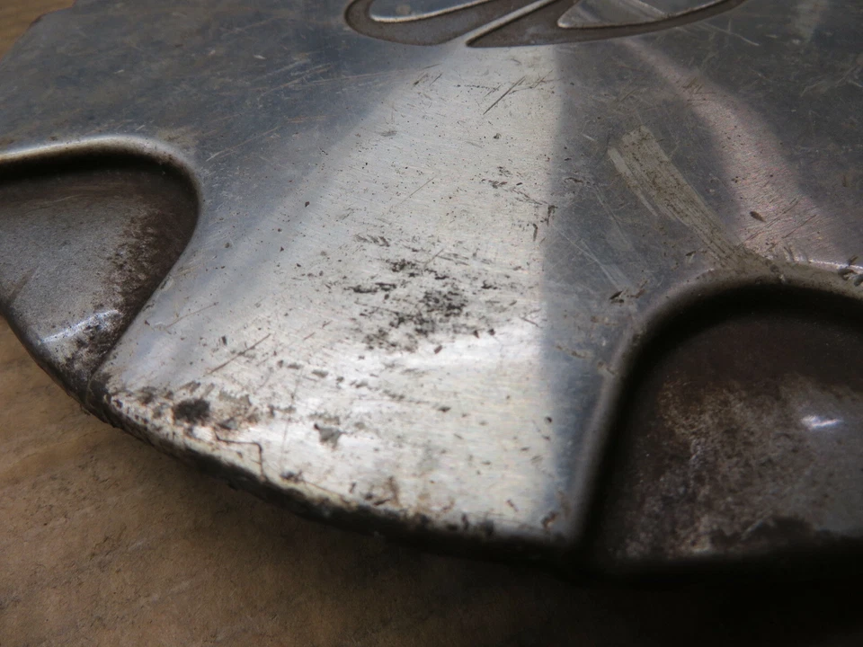 OLDSMOBILE BRAVADA TAPA DE RUEDA TAPA CENTRAL TAPA CENTRAL DE RUEDA FABRICANTE DE EQUIPOS ORIGINALES # 15037838 Foto 4 de 4