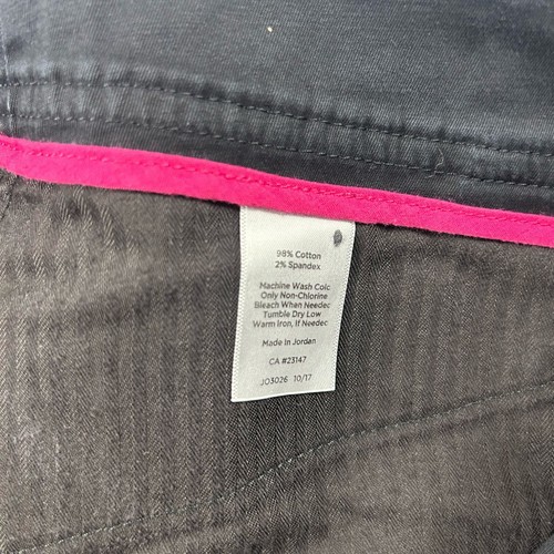 Talbots Shorts Womens 10P Black Flat Front Lightweight Perfect Short - Picture 4 of 9