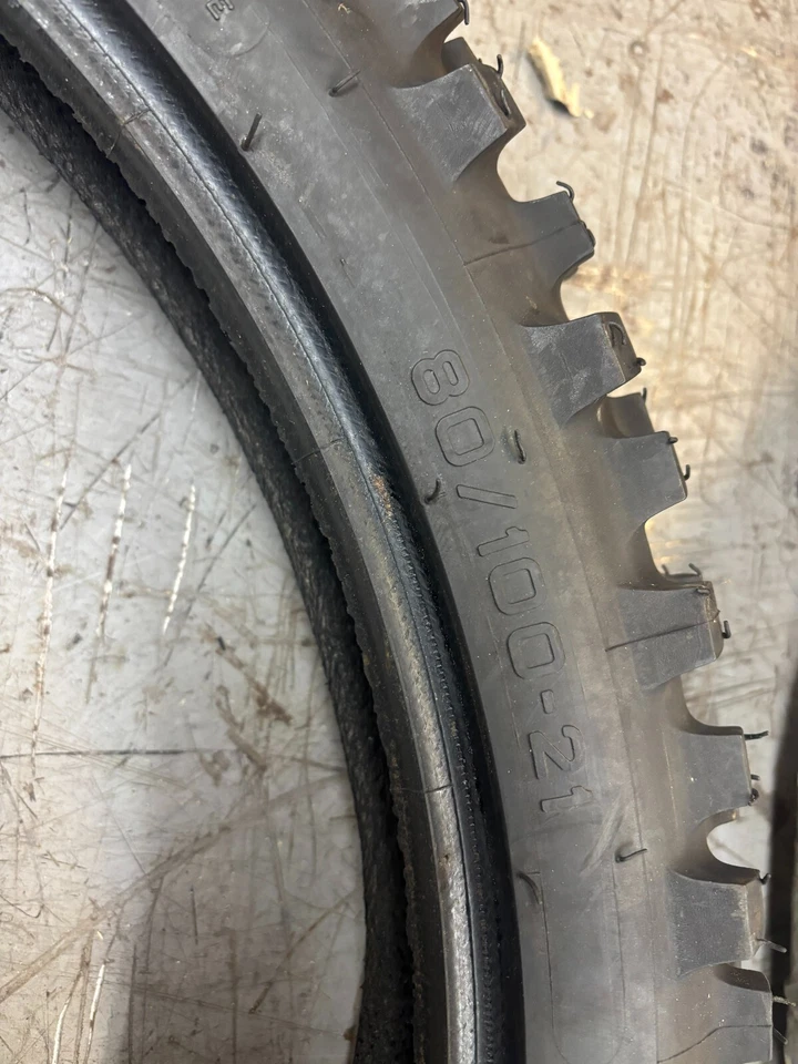 Neumático delantero 80/100-21 Pirelli MT 16 RW7301 Foto 3 de 4