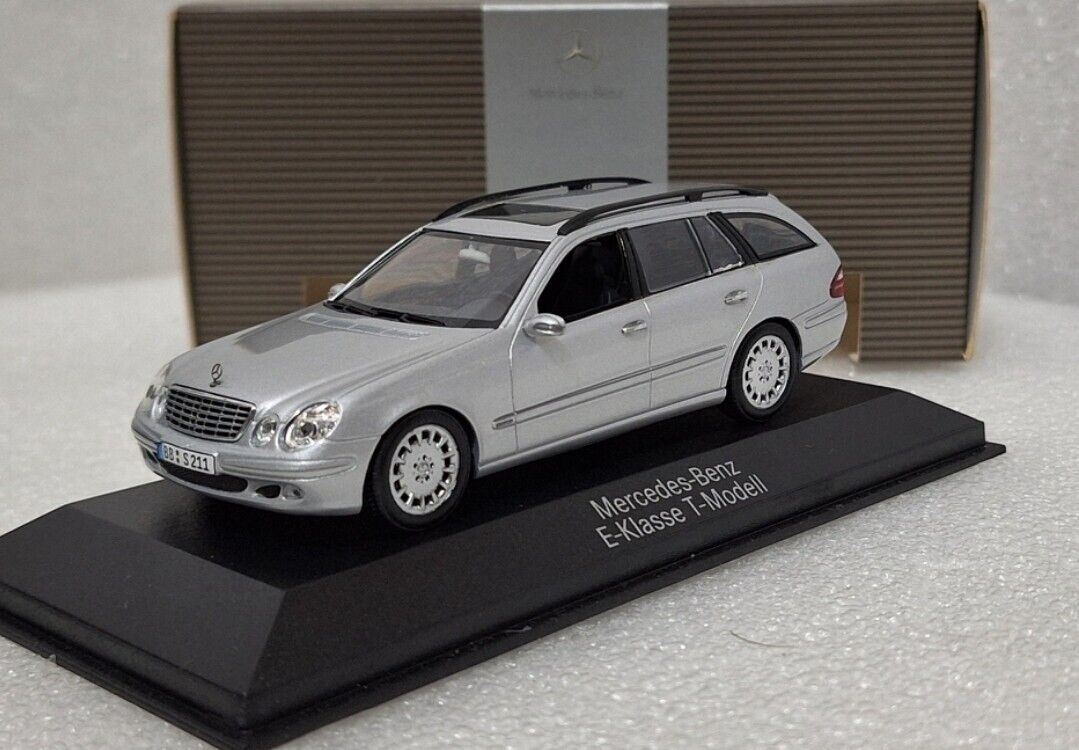 Mercedes-Benz E-Klass T-Model (S211) 2006 Silver 1:43 Mercedes-Benz E-Klass T-Model (S211) 2006 Silver 1:43
