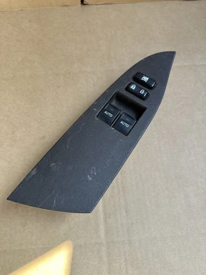 Toyota IQ 2009 - 2014 Drivers Electric Window Switch 84040-74010 (B4) - Image 1 of 4