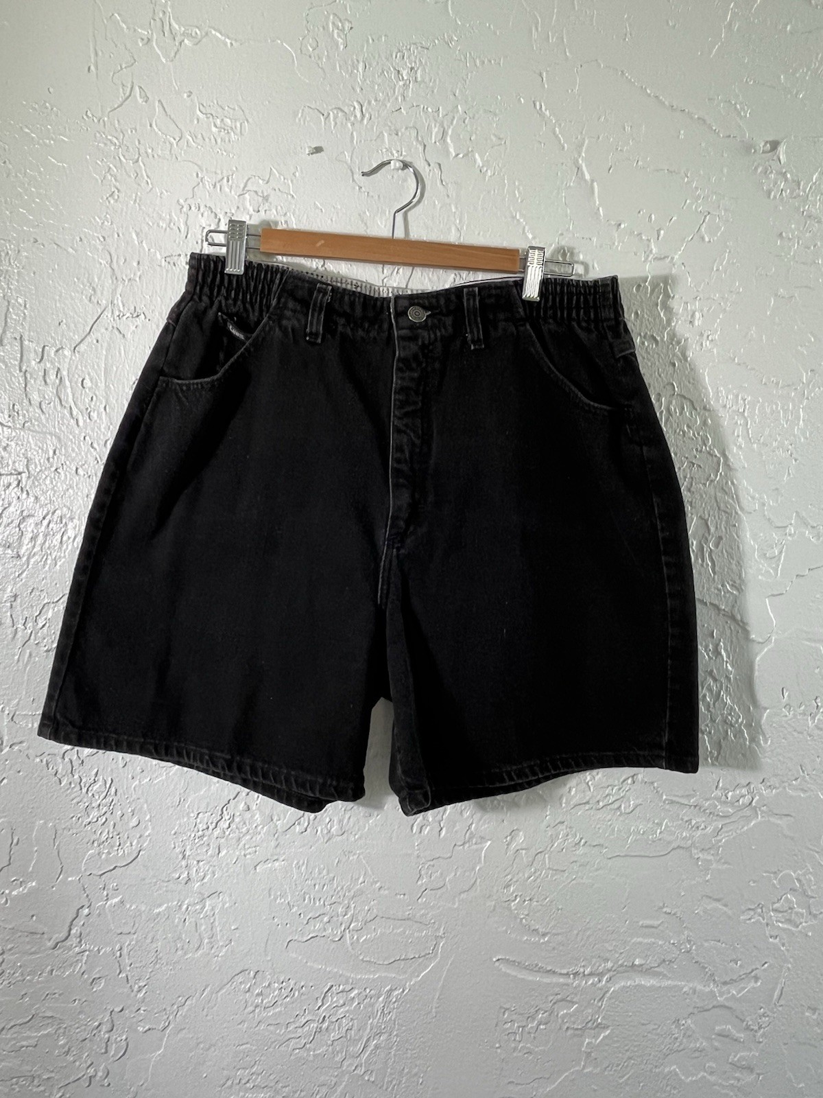 Vintage Lee High Waisted Black Denim Mom Shorts Womens 16 Med Made in USA Cotton