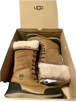 Women s Ugg Size 6 .  W/ 1095142 W ￼ADIRONDACK BOOT TALL III New In Box