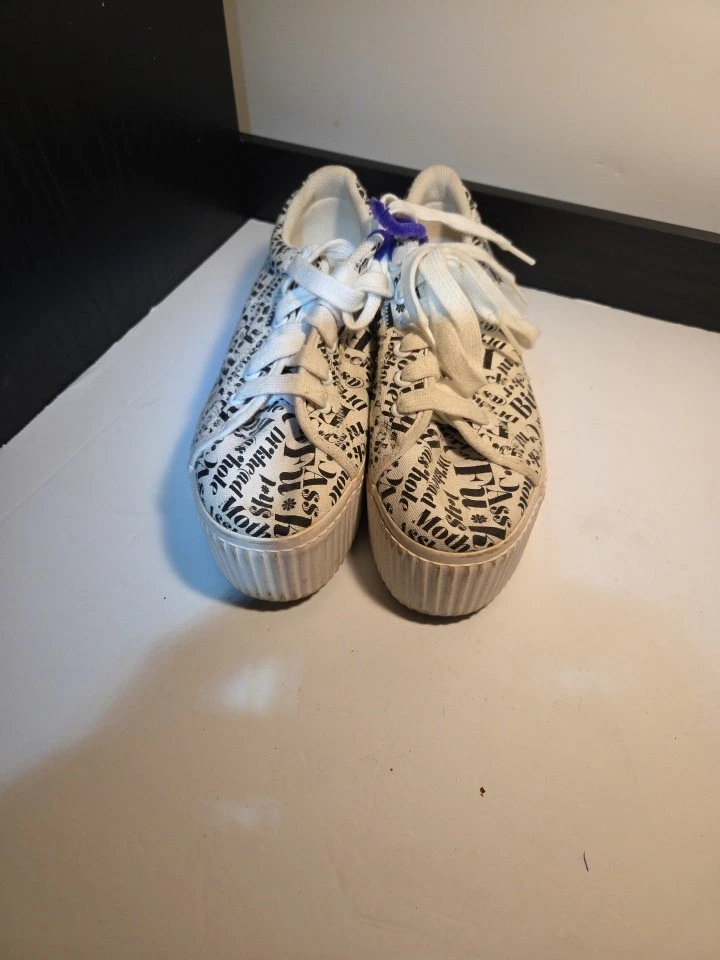 JC Play Sneakers Platform Graffiti