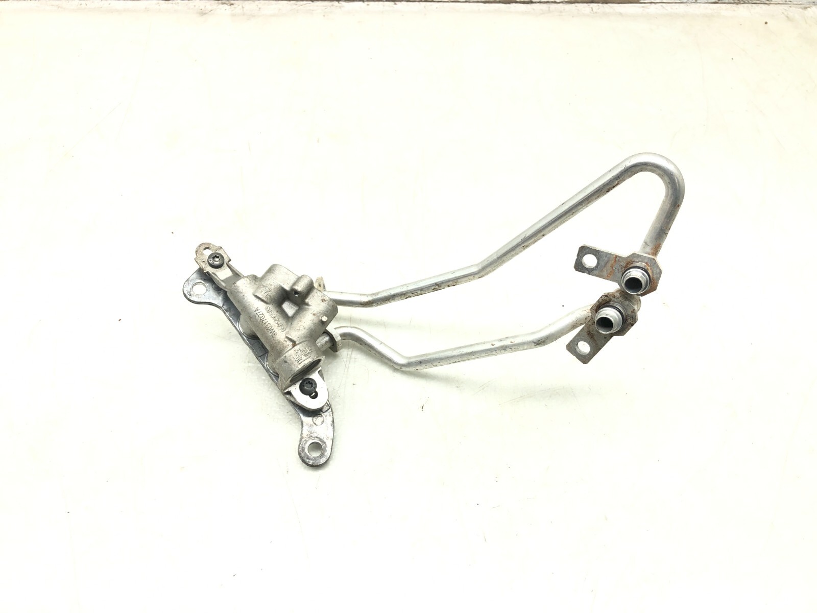 2014-2018 BENTLEY FLYING SPUR 4.0L V8 OIL COOLER TEMPERATURE VALVE W/ LINES OEM