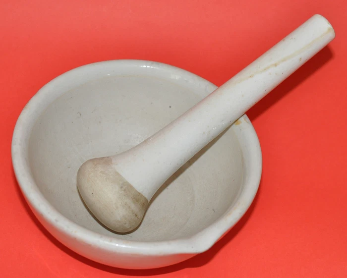 LARGE APOTHECARY WHITE BOWL MORTAR AND PESTLE 1.8 KG SPICE HERB MEDICAL ANTIQUE