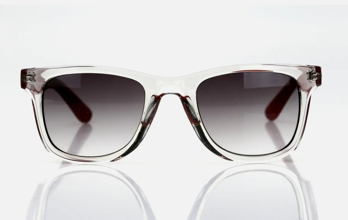 BCBG Maxazria Women\'s B834 Sunglasses Red (pre-own) BCBG Maxazria Women B834 Sunglasses Black | eBay main image 4