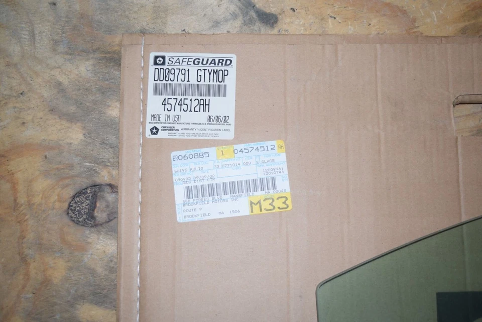 Dodge Intrepid 4574512AH 2002-2003 puerta trasera de vidrio #B23 como nuevo de lote Foto 4 de 4