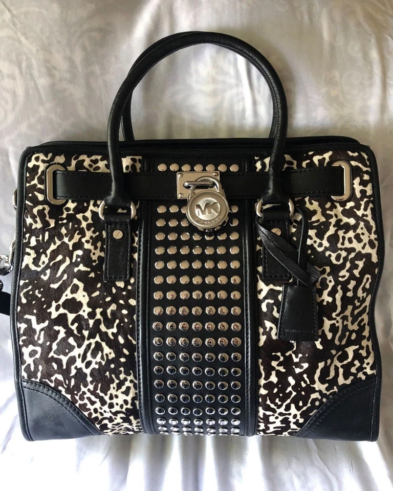 Сумка Michael Kors большая Hamilton в полоску с заклепками белая/черная для икроножных волос