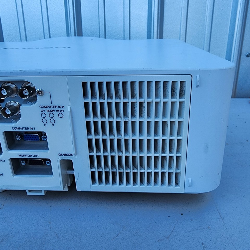 Hitachi CPWX8255A 5500 Lumens 1200x800 3LCD Projector 2613 Hours eBay