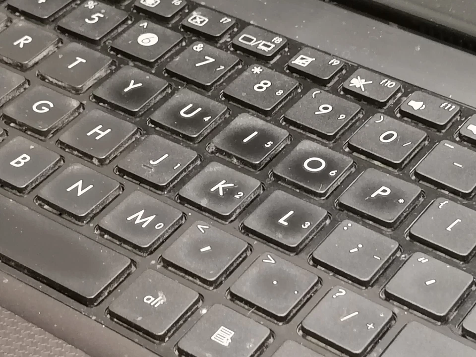 FOR PARTS 16" ASUS K60IJ (T4400/3GB RAM/NO HDD) - Image 4 of 4