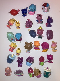 Hatchimals CollEGGtibles ** 30 Figures Lot W/ Pink Carrying Case