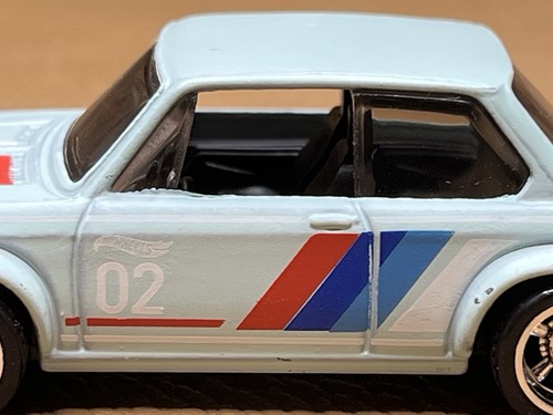 HOT WHEELS 2002 BMW PROTOTYPE OfF 70’S VS 90’S 2025 FULL TAMPO TOWARDS REAR & MT - Picture 9 of 11