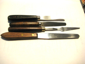 VINTAGE LOT OF 4 M. GRUMBACHER PAINTER'S PALETT KNIVES GOOD USED CONDITION