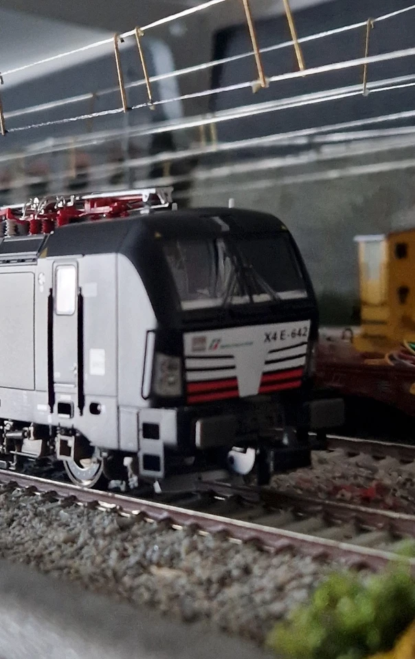 PIKO E Lok Vectron FS Mercitalia Rail Ep VI cod 59190 livrea nera - Imagen 2 de 4