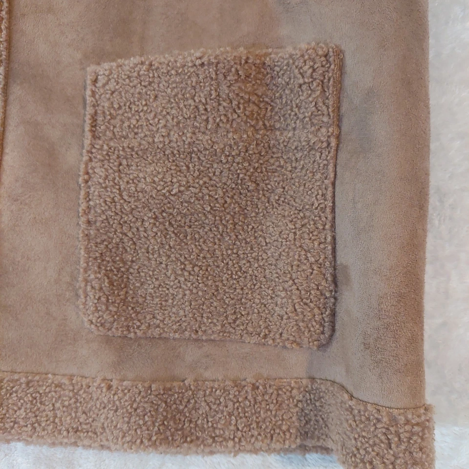 Maurice's Para Mujer Tostado Imitación Gamuza Sherpa Ribete Chaleco Sin Mangas Top Mediano Informal Foto 3 de 4