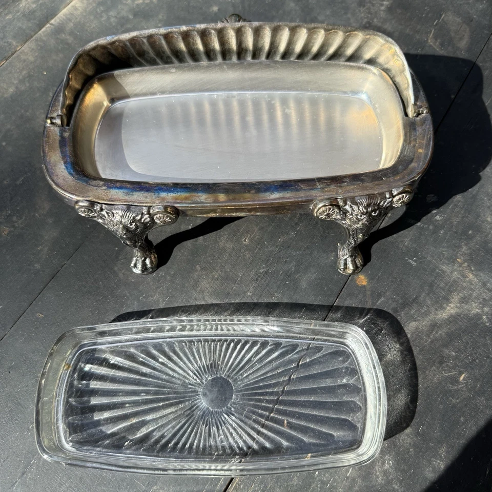 Plato de mantequilla enchapado en plata FB Rogers cúpula oscilante superior vidrio inserción patas cabeza de león Foto 4 de 4
