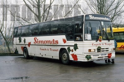 35mm Farbdia Simonds Coach & Travel Volvo B12B 224ENG in den 2000er Jahren