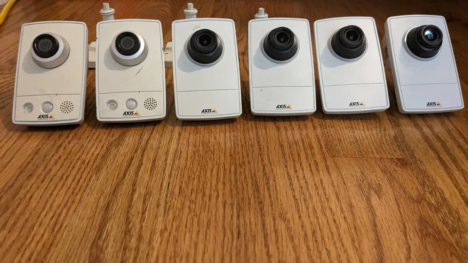Axis M1054 (2) M1025 (4) Security Cameras w/poe switch - Image 2 of 4