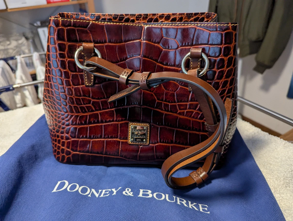 Dooney & Bourke Bucket & Drawstring Bag Magnetic Bags & Handbags