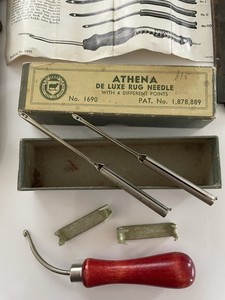 Vintage Lee’s ATHENA Deluxe Rug Needle No. 1690 In Original Box